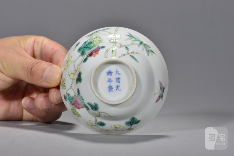 清光绪 粉彩瓜瓞绵绵纹折腰杯 - 图4